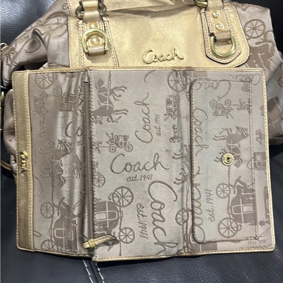 Coach - Picture 2 of 9